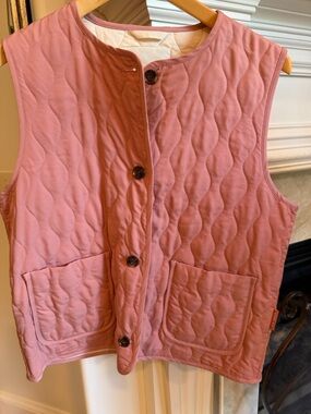 Varley Quilted Sleeveless Vest in Dusty Rose